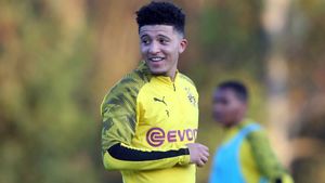 Hudson-Odoi would 'love' Sancho at Chelsea amid Man Utd links