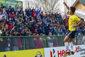 Real Kashmir FC donate personal protection equipment to health workers in the valley
