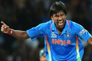 Lakshmipathy Balaji was more popular than Imran Khan during India's tour of Pakistan in 2003-04: Ashish Nehra