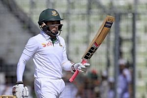Mushfiqur Rahim to auction his bat to help in coronavirus relief efforts