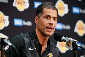 Coronavirus: Lakers staying connected via virtual workouts