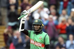 Shakib Al Hasan to auction 2019 World Cup bat to raise coronavirus fund