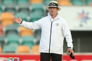 Simon Fry, John Ward retire from elite umpiring