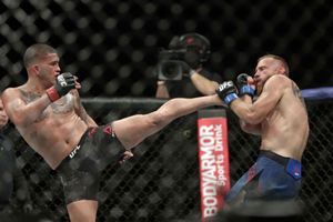 UFC 249 ushers in fan-free, mask-filled era of sports