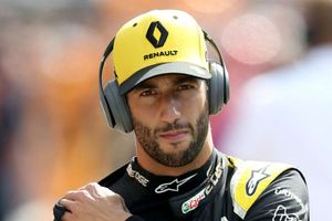 Ricciardo held Ferrari talks before agreeing to join McLaren