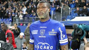 Former Liverpool striker and DJ Cisse wants to come out of retirement to reach Ligue 1 milestone