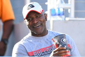 Evander Holyfield to follow Mike Tyson in returning to the ring