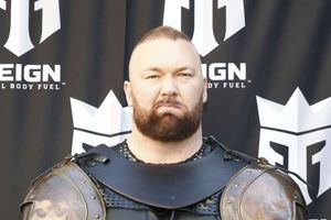 'The Mountain' actor from Game of Thrones breaks world record with 501kg deadlift