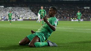 Next Generation – Isak breaking free of Zlatan comparisons as he proves Dortmund wrong