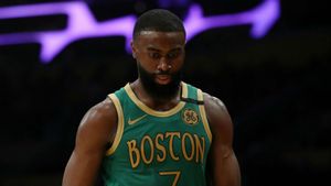 Celtics' Jaylen Brown leads peaceful protest in Atlanta
