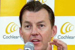 Brett Lee, Faf du Plessis say banning the use of saliva to shine ball is tough
