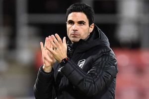 Arsenal eye cut-price deal for Bundesliga defender, can he shore up their defence?
