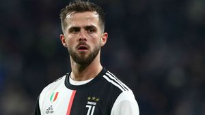 'The future depends on what you do today' – Pjanic in cryptic message amid Barca links
