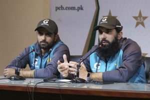 Misbah proposes mask for bowlers to ensure they don't use saliva 'instinctively'