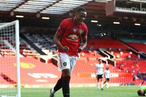 Manchester United 3-0 Sheffield United: Martial treble keeps Champions League bid on track