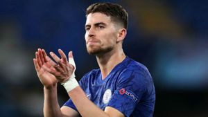 Juventus must talk to Chelsea if they want Jorginho – agent