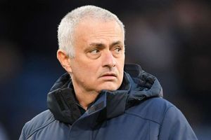 Mourinho: Spurs can't compete with big spenders in transfer market