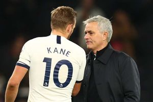 Mourinho's Spurs have 'got to start winning trophies' to keep Kane