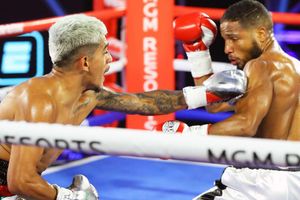 Magdaleno knocks down Vicente twice, wins by DQ