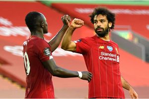 Liverpool 4-0 Crystal Palace: Returning Salah on target as Reds close in on title