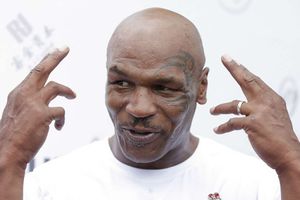 Mike Tyson takes a knee to support Black Lives Matter movement
