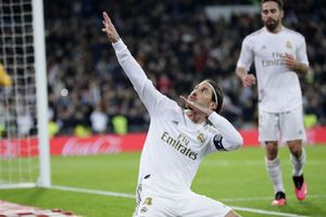 Real Madrid move on top of La Liga after Sociedad win