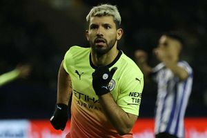 How does Sergio Aguero compare to Europe's elite number nines?