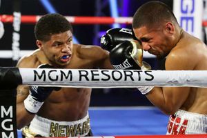 Shakur Stevenson shines with sixth-round TKO of Caraballo as boxing returns