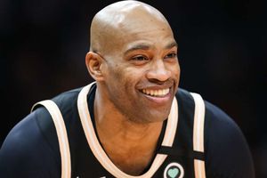 Vince Carter officially announces retirement after 22-year NBA career