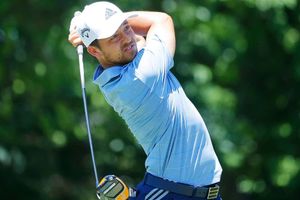 Schauffele leads, Spieth and Thomas among chasing pack at Colonial