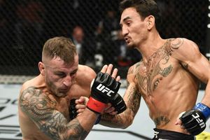 UFC 251: Dana White slams 'bad judging' after Volkanovski edges Holloway