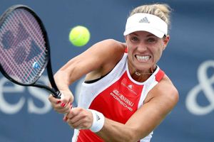 Misfiring Kerber returns to major-winning coach