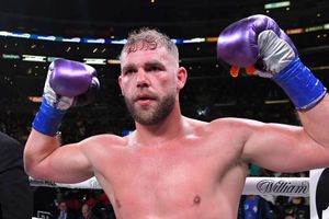 Saunders pulls out of running to face Canelo in September