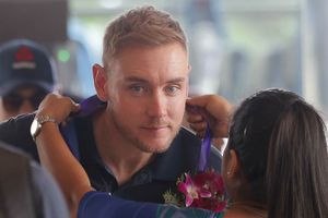 Stuart Broad can end up with 700 wickets: Shane Warne