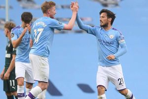 Manchester City 5-0 Newcastle United: Silva sparkles against abject Magpies