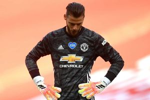 Manchester United 1-3 Chelsea: Blues book Arsenal FA Cup final after De Gea's nightmare