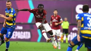 Milan 3-1 Parma: Kessie thunderbolt leads Rossoneri comeback