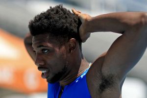 Lyles misses out on 200m world record after not running full distance