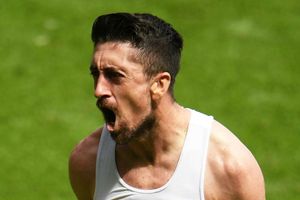 Championship: Hernandez the hero as Leeds take giant step closer to Premier League