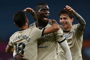 Aston Villa 0-3 Manchester United: Pogba on target as United set record
