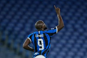 Roma 2-2 Inter: Lukaku penalty keeps Nerazzurri's title hopes alive