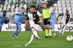 Juventus 2-1 Lazio: Bianconeri on brink of title after Ronaldo makes history
