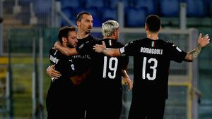 Lazio 0-3 Milan: Ibrahimovic among the goals as hosts' Serie A title hopes dented