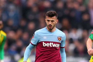 Ajeti leaves West Ham for Celtic