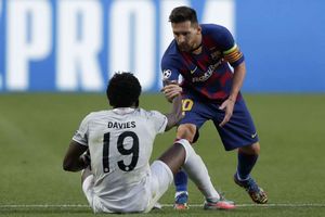 Davies: I wanted Messi's shirt but he was a little bit upset