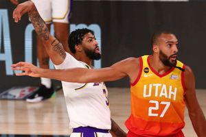 Davis double-double helps Lakers clinch top seed in West, VanVleet and Raptors cool Heat