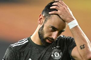 Bruno Fernandes plays down Lindelof row as Man Utd exit Europa League
