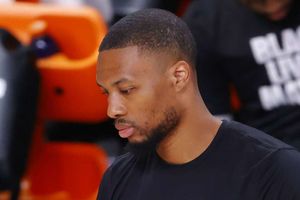 Lillard returning to Portland for assessment of knee injury