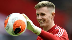 England boss Southgate: Logical for Henderson to stay at Man Utd