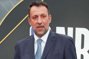 Divac steps down from Sacramento Kings as Dumars takes on new role